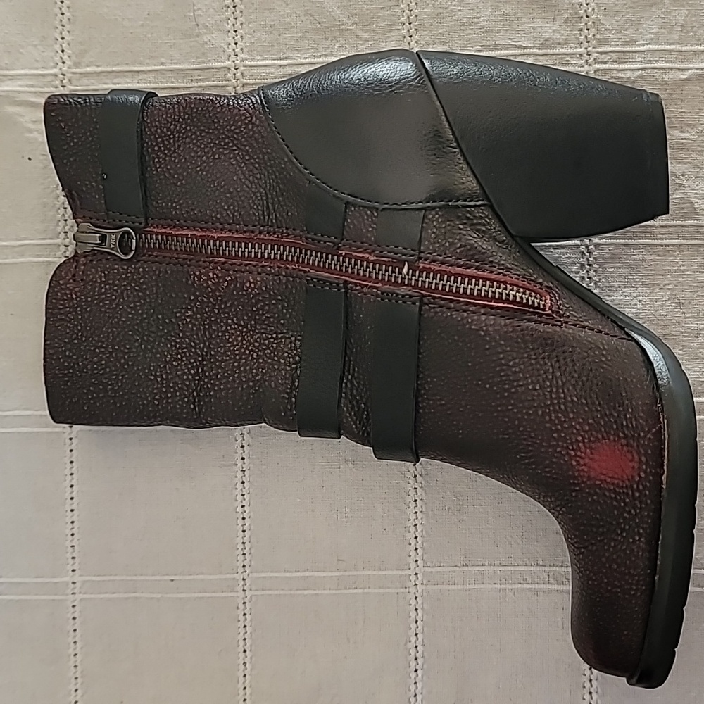 Kork-Ease Strappy zippered leather boots. - Picture 5 of 11